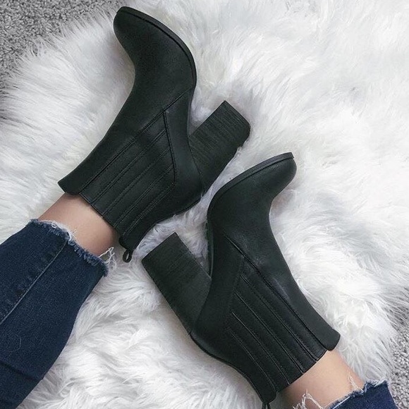 Call It Spring Black Ankle Boots Size 9 - Picture 1 of 6